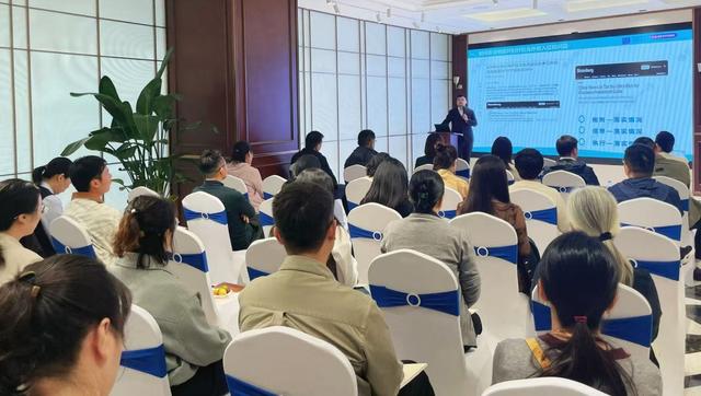 国内宠物经济市场超3000亿元，茸仔AI手办切入宠物定制赛道