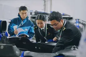 23辆F1赛车到上海了图片
