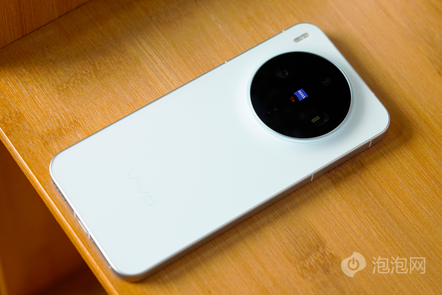 vivo X300评测：小直屏旗舰，带来Pro级体验