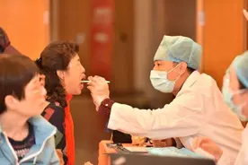 牙龈无缘无故总出血，要警惕这几种疾病！图片