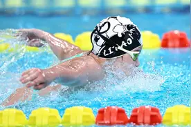 200米蝶泳夺冠，12岁的于子迪吓了美国媒体一跳图片