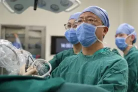 火箭军特色医学中心韩冰：用医德之光照亮生命希望图片