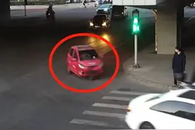 警探号｜北京一“黑摩的”无牌无证揽客乱行 驾驶人被双拘图片