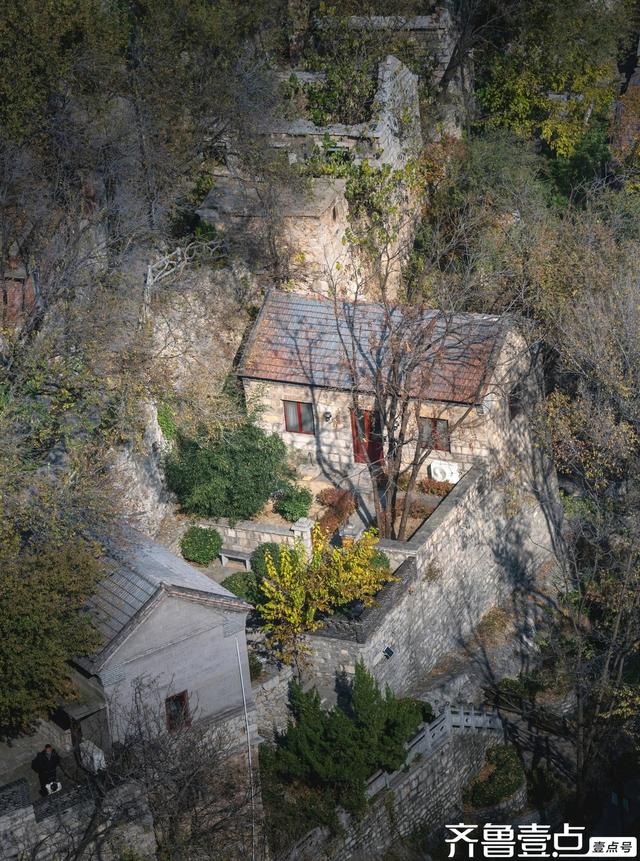 壹点号·秀山东丨淄博牛记庵：秋色浸染古村落，金黄火红映石巷