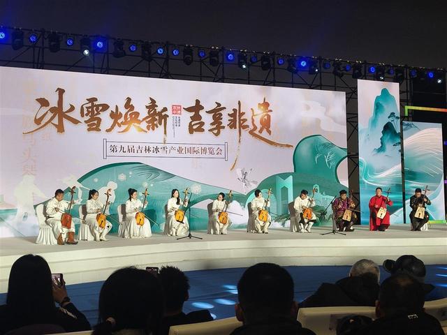 极目看中国|吉林“雪博会”启幕，记者探馆体验冰雪盛宴