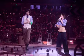 刘若英上海《飞行日》 五月天阿信从歌迷变嘉宾图片