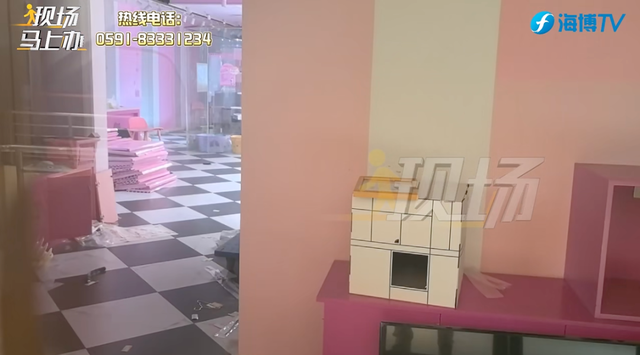 宠物店连夜关门，店内还有猫狗无人照顾？