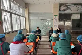 庐江乐桥中学召开2025年春学期食堂校长现场办公会图片