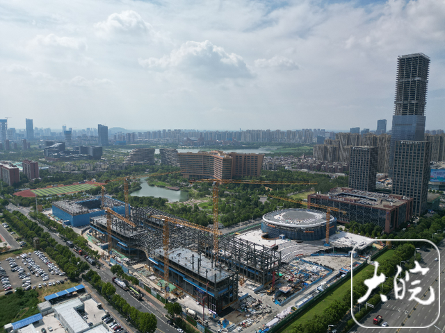 安徽省内率先！中国科大科技商学院项目启用第三代无人塔吊技术建设