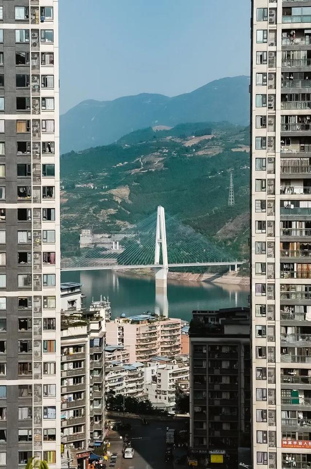 中国最诗意的小城，藏在三峡之巅