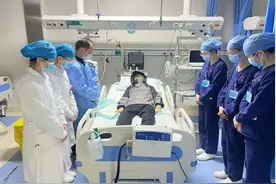 最后一次“投递”！湖南51岁快递员离世前捐遗体与眼角膜，哥哥：他用另一种方式活着图片