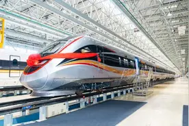国内最新型智能城际动车组来了！时速200公里！在中车长客下线图片