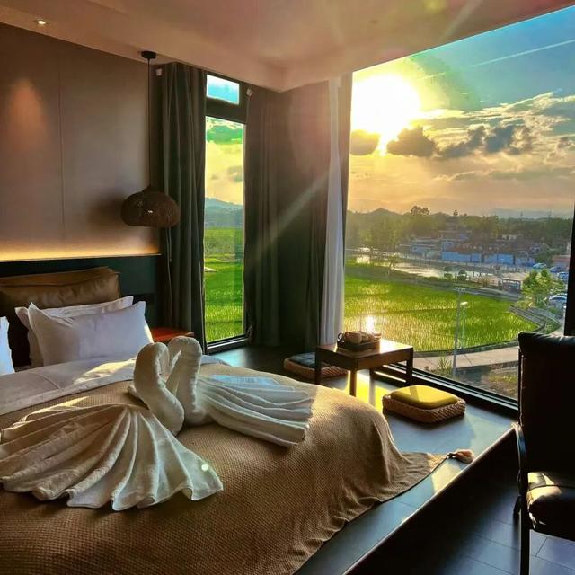 碉楼秋韵，揽胜塘口！快来开平这里把整个秋天“揽"入怀中