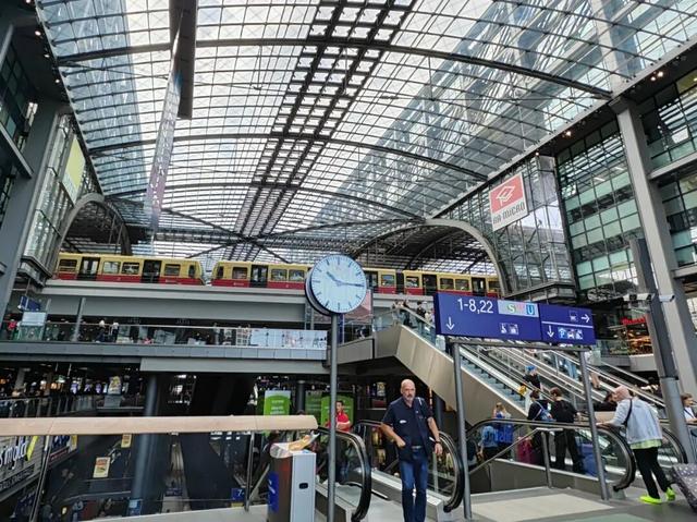 欧洲亚文化之都，“穷而性感”