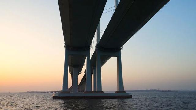 东大洋“海上穿越大桥”环游航线升级，“追鸥逐浪+海上穿越大桥”