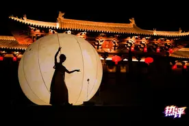 热评丨中秋新玩法让我们找到传统节日的“新节味儿”图片