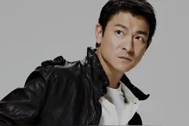 【每日听首粤语歌】刘德华“无时无刻都记住掌声响遍天来唱情歌 由从头再一遍”年仅十七的华仔追梦路图片