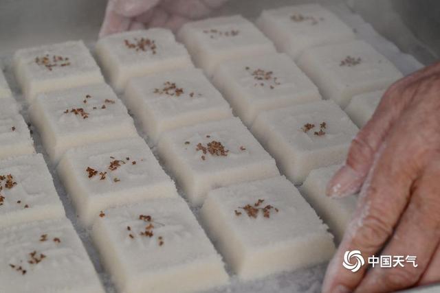 赏桂花品桂花糕 浙江金华十里桂花长廊醉秋光