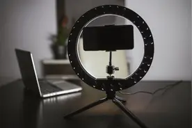 “孵化”变质！MCN成有毒流量密码视频封面