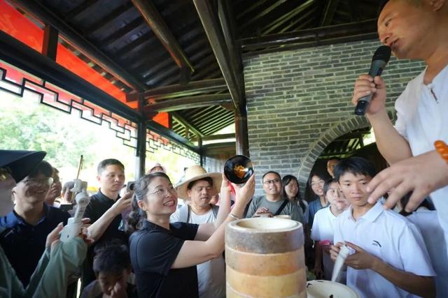 即刻启程！吉安县双节嘉年华：开窑盛典、梦幻乐园、舌尖美味，8日畅玩不停！