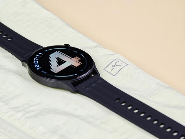 OPPO Watch S礼盒开箱：轻薄表皇遇上蕉内防晒衣，打造全场景舒适体验