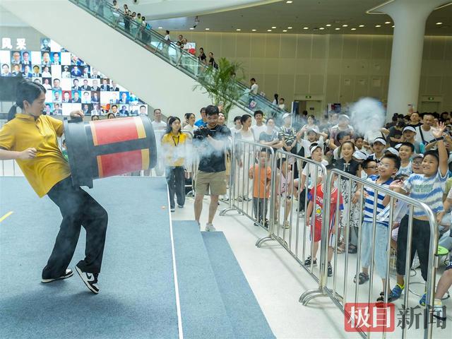 武汉“科技游”暑期持续升温，日均万余人打卡湖北科技馆