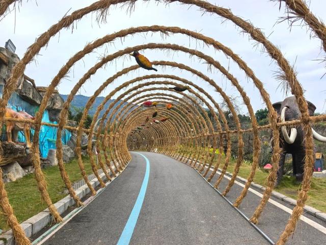 雅安首届巨型稻草人艺术节游玩攻略，打卡不迷路！