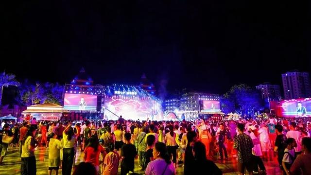 “浪漫七夕·仙来保亭”全民潮歌会浪漫上演！以歌为媒，绘就保亭文旅融合新画卷