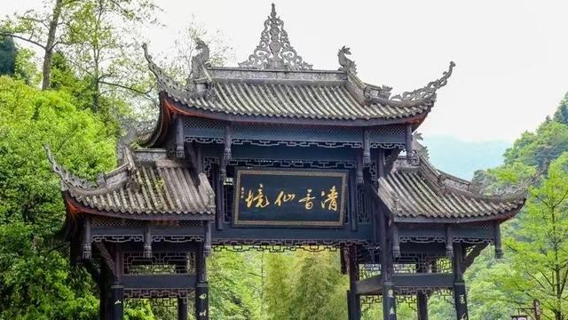 国庆假期前四天 四川A级景区累计接待游客超2563万人次