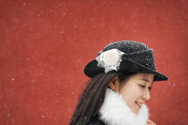 雪落钟鼓楼、什刹海，市民、游客邂逅京城初雪浪漫