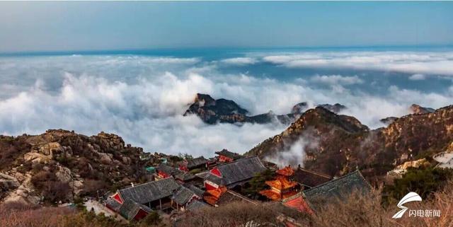 组图丨云海翻涌旭日熔金 泰山冬日美景太出圈了