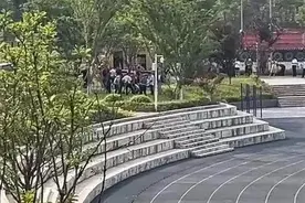 掉化粪池遇难男生父亲：已和学校谈妥，让孩子早日入土为安图片