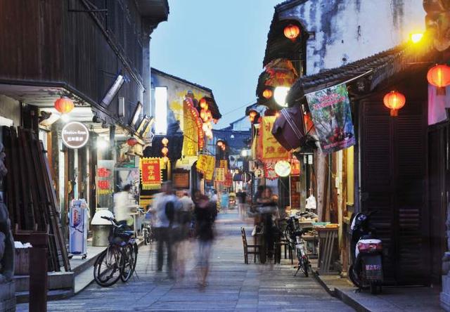 新场古镇与江浙12个古镇携手申报世界文化遗产，取得这两项阶段性成果