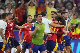 “小孩哥”创纪录！亚马尔世界波助西班牙队淘汰法国队，率先晋级决赛图片