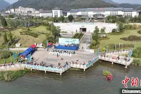 福建三明举办海峡两岸皮划艇桨板公开赛图片