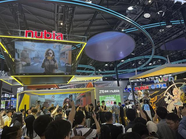 人工智能大会彻底引爆，展区水泄不通，门票炒到2000多，暴走3万步带来最全看点