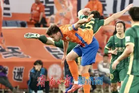 山东4-2浙江，卡扎伊什维利帽子戏法，王钰栋梅开二度图片