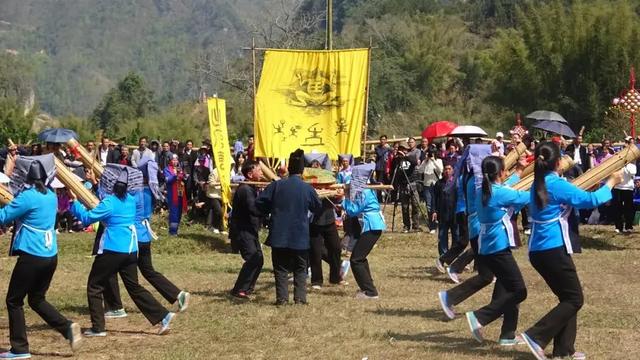 八桂大地起欢歌 多彩节庆引客来