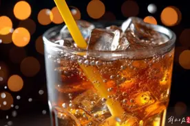 中医怎么看待喝冷饮、吹空调等消暑方法？“三伏贴”适用于哪些人群……权威解答来啦！图片