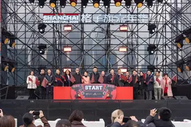 2025格子旗嘉年华开幕 F1进入“上海时间”图片