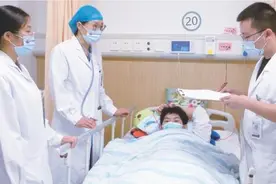 13岁男孩一个月胖20斤 险因“暴食”丧命图片