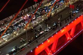 太宠了吧！重庆又为游客封千厮门大桥，还包逛吃逛吃图片