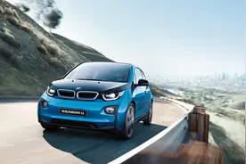 蓝牌宝马i3开9年后满电续航只剩50公里 车主舍不得卖图片