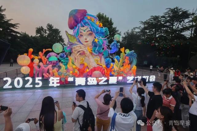 阵容豪华！今晚的中山公园，绝美！现场画面震撼！网友：太high了……