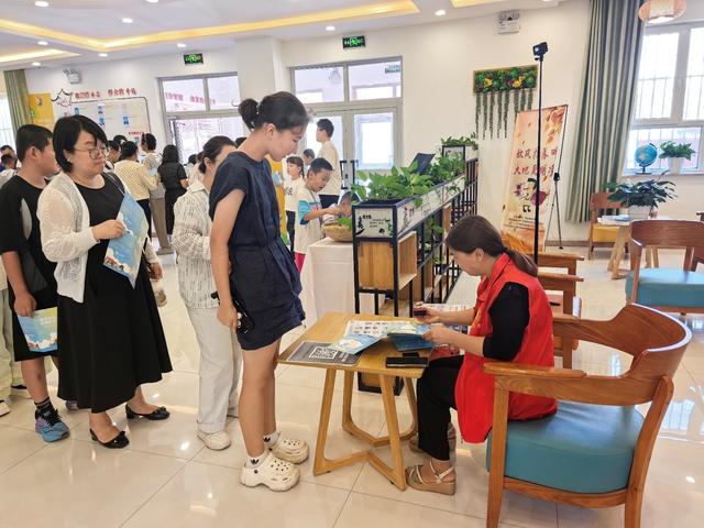 2025年武汉公共文化志愿服务边疆行顺利启程，武汉图书馆博乐分馆正式揭牌