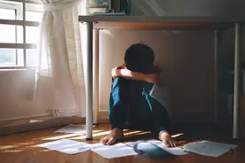 闪电心灵愈站 | 18岁男孩患双相情感障碍 看心理咨询师如何疗愈孩子内心→图片