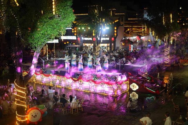 云梦：万人共赴千年古城夜宴 祥云湾奏响夜色七重奏文旅交响乐