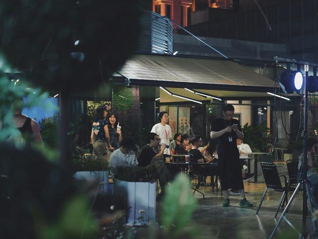 消费场景“向上突破”，魔都城市露台焕新登场，点亮夏夜生活