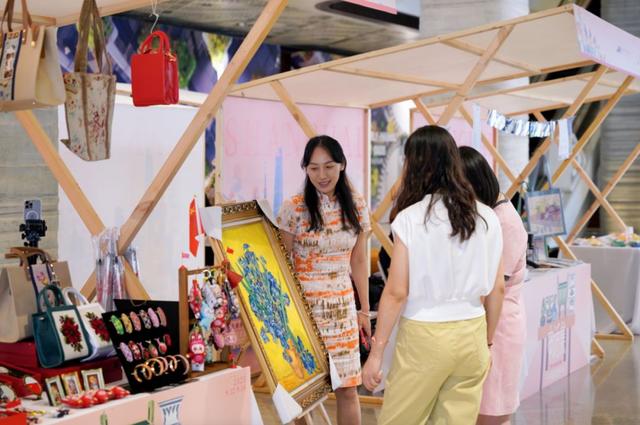 “半马苏河”绘就世界级滨水活力秀带，打造文旅商体展融合生态