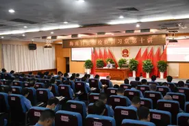 省院副检察长李顺华在海南自贸港检察讲习堂作检察公益诉讼专题讲座图片